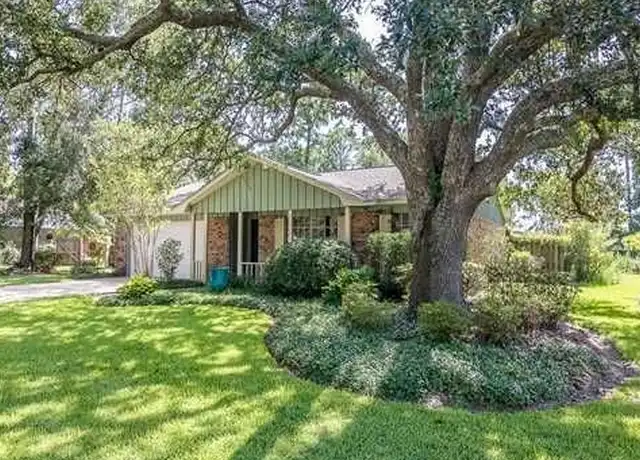 Property at 1108 Bristol Blvd, Ocean Springs, MS, 39564, 4 beds, 2 baths, [object Object]