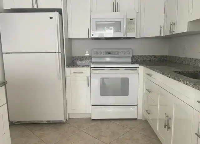 Property at 486 Saxony K, Delray Beach, FL, 33446, 1 bed, 1.5 baths, [object Object]
