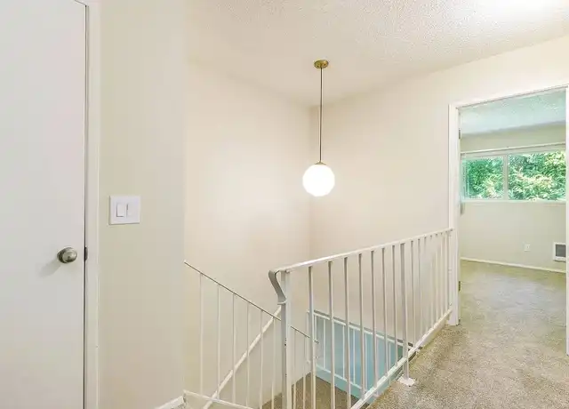 Property at 112 - The Shadows - 2311 SE Courtney Ave, Portland, OR, 97222, 2 beds, 1.5 baths, [object Object]
