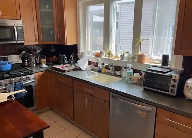 Property at 76 Oak St Unit 3, Somerville, MA, 02143, 3 beds, 2 baths, [object Object]