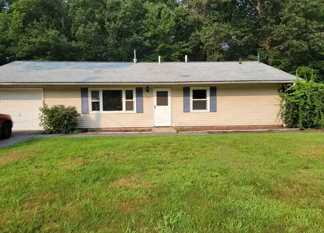 Property at 210 Signal Rock Dr, North Kingstown, RI, 02852, 3 beds, 1 bath, [object Object]