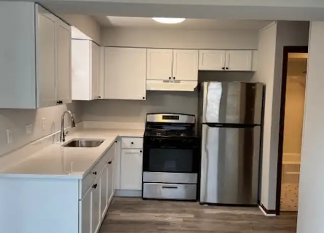 Property at 11235 Moraine Dr, Palos Hills, IL, 60465, 2 beds, 1 bath, [object Object]