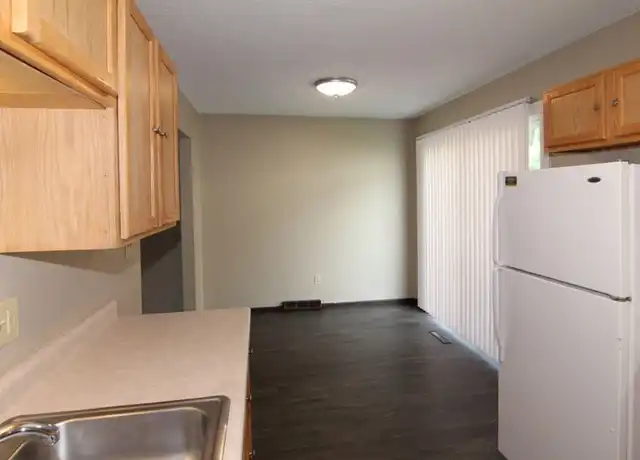 Property at 508 5th St Unit 19, Coralville, IA, 52241, 2 beds, 1.5 baths, [object Object]