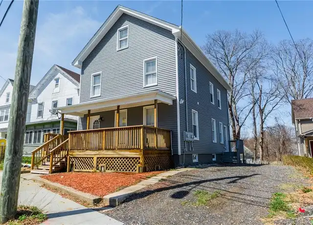 Property at 31 Willetts Ave, New London, CT, 06320, 4 beds, 2 baths, [object Object]