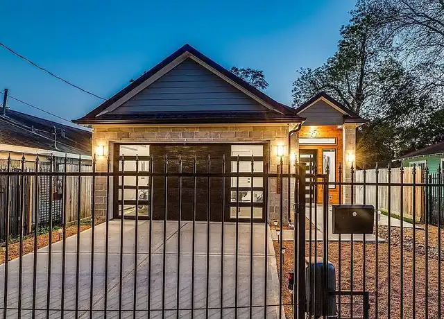 Property at 3230 Berry St #4, Houston, TX, 77004, 3 beds, 2 baths, [object Object]