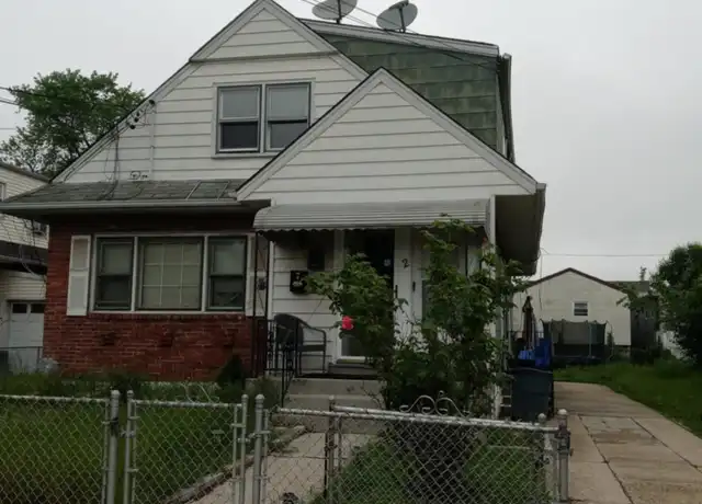 Property at 2 Pinecrest Rd Unit 2, Jersey City, NJ, 07305, 2 beds, 1 bath, [object Object]