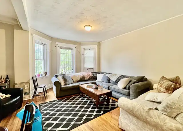Property at 1721 Commonwealth Ave Unit 1, Brighton, MA, 02135, 3 beds, 1.5 baths, [object Object]