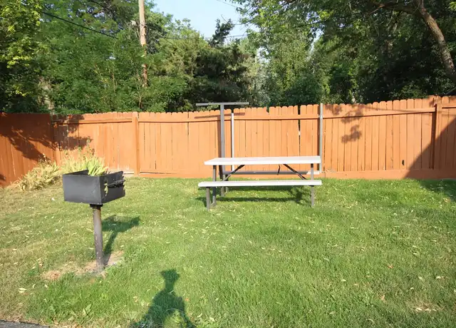 Property at 1882 W Belmont Cir, Boise, ID, 83706, 2 beds, 1 bath, [object Object]
