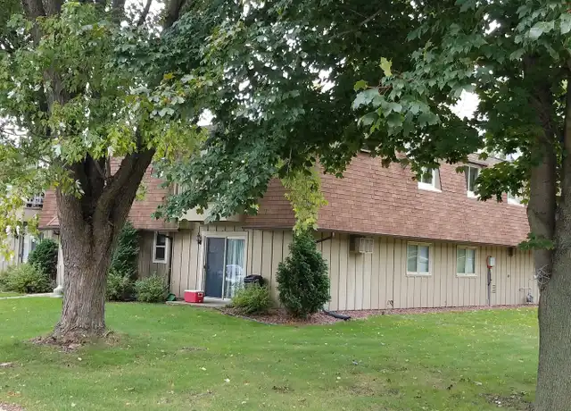 Property at 100 Eilbes Ave Unit 2B, Beaver Dam, WI, 53916, 2 beds, 1 bath, [object Object]