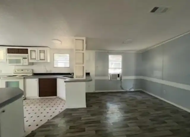 Property at 104 Nathey Ave, Niceville, FL, 32578, 2 beds, 1 bath, [object Object]