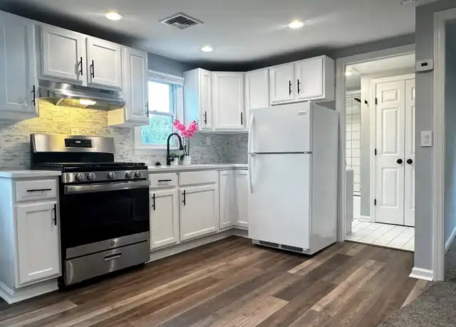Property at 425 Hunter St Unit 2, Mamaroneck, NY, 10543, 1 bed, 1 bath, [object Object]