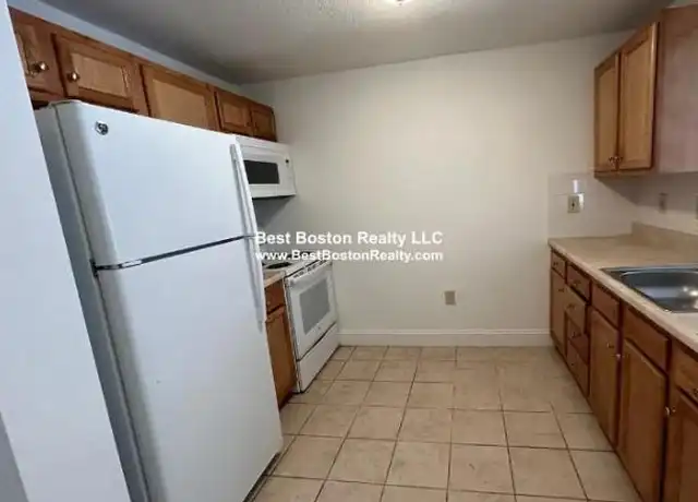 Property at 252 Revere Beach Pkwy, Chelsea, MA, 02150, 1 bed, 1 bath, [object Object]