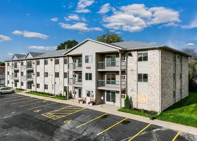 Property at The Manor at Med City - 1505 Marion Rd SE, Rochester, MN, 55904, 1-3 bed, 1-2 bath, [object Object]