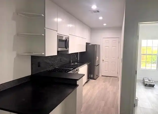 Property at 2903 Isabella St, Houston, TX, 77004, 2 beds, 2 baths, [object Object]