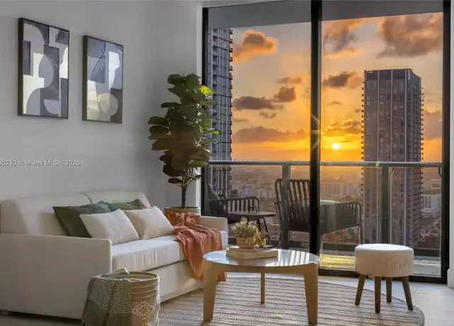 Property at 159 NE 6th St #2704, Miami, FL, 33132, 1 bed, 1 bath, [object Object]
