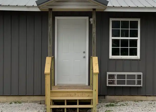 Property at 721 E Madison St #4, Buffalo, MO, 65622, 2 beds, 1 bath, [object Object]