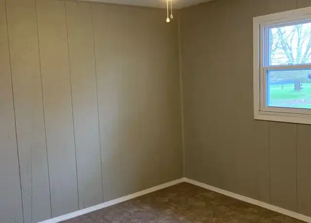 Property at 721 E Madison St #4, Buffalo, MO, 65622, 2 beds, 1 bath, [object Object]