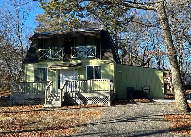 Property at 135 Mallard Path, Bushkill, PA, 18324, 5 beds, 2 baths, [object Object]