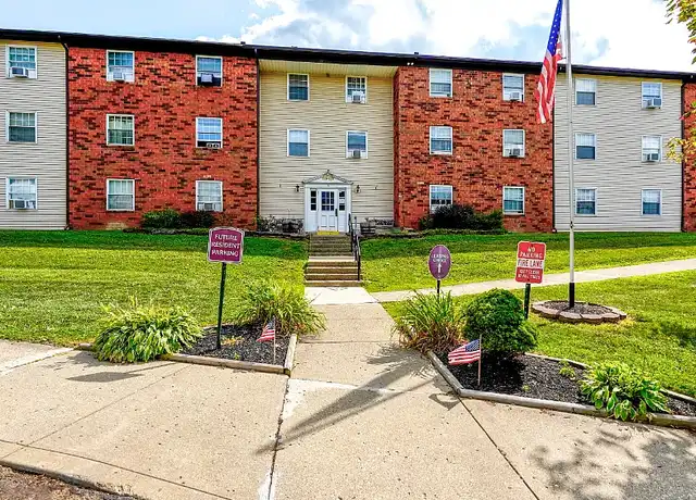 Property at Colonial Estates - 1100 Coshocton Ave, Mount Vernon, OH, 43050, 1 bed, 1 bath, [object Object]