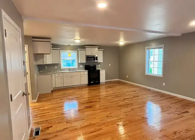 Property at 1182 Worcester St Unit 1184, Springfield, MA, 01151, 3 beds, 1.5 baths, [object Object]