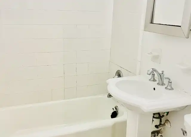 Property at 48 Davis Ave Unit 3F, White Plains, NY, 10605, 1 bed, 1 bath, [object Object]