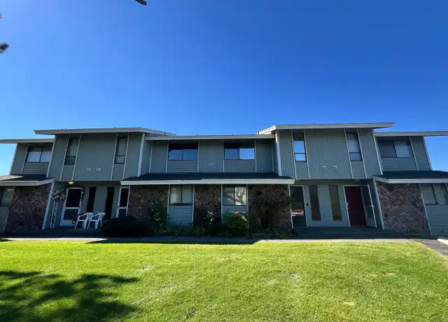 Property at 1422 S Division St Unit B-2, Moses Lake, WA, 98837, 2 beds, 1.5 baths, [object Object]