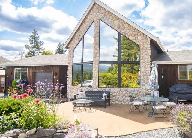 Photo of 212 Dow Ridge Dr N, Eatonville, WA 98328