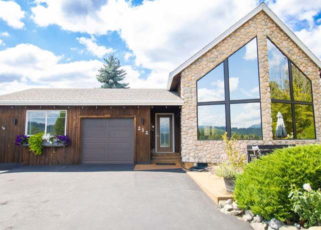 Photo of 212 Dow Ridge Dr N, Eatonville, WA 98328
