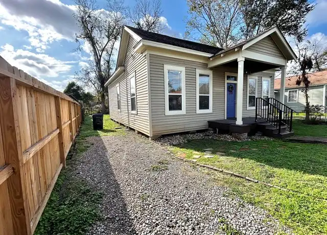 Property at 1216 Campbell St, Houston, TX, 77009, 2 beds, 2 baths, [object Object]