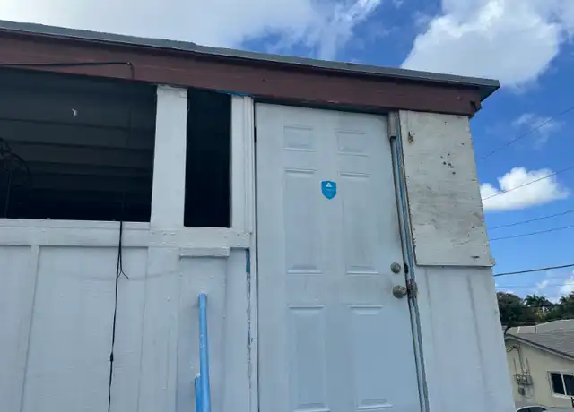Property at 104 NE 2nd St, Dania Beach, FL, 33004, 1 bed, 1 bath, [object Object]