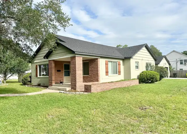 Property at 2527 Avenue G Unit G, Rosenberg, TX, 77471, 4 beds, 2.5 baths, [object Object]