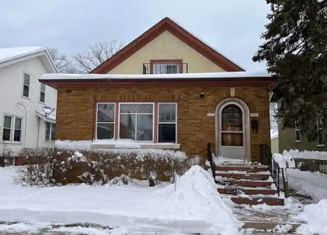 Property at 1021 Hayes Ave Unit 2, Racine, WI, 53405, 1 bed, 1 bath, [object Object]
