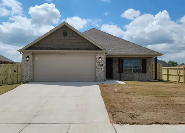 Property at 4327 W Topeka Ave, Fayetteville, AR, 72704, 3 beds, 2 baths, [object Object]