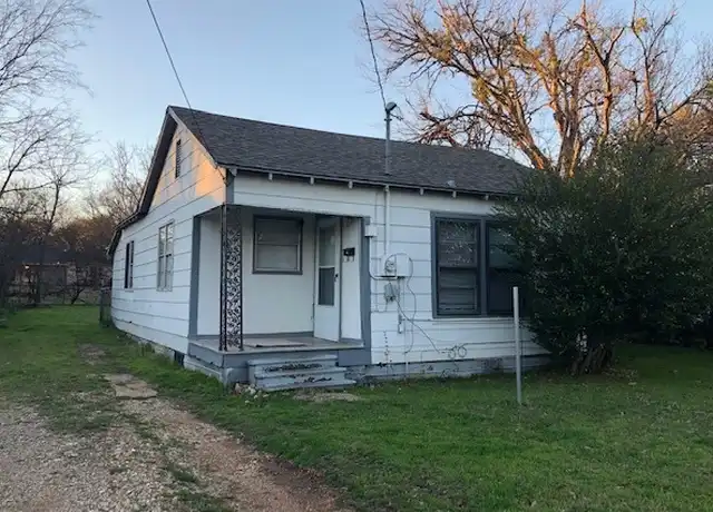 Property at 907 N Harrison St, West, TX, 76691, 2 beds, 1 bath, [object Object]