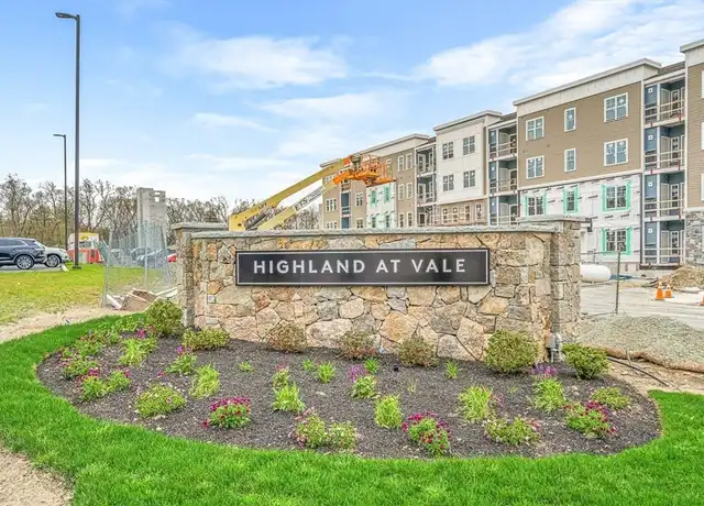 Property at 2 Stratton Dr #106, Woburn, MA, 01801, 2 beds, 2 baths, [object Object]