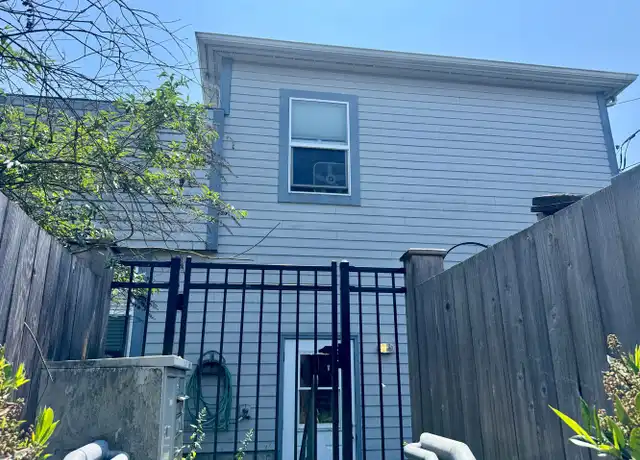 Property at 1137 N 85th St Unit 2, Seattle, WA, 98103, 1 bed, 1 bath, [object Object]