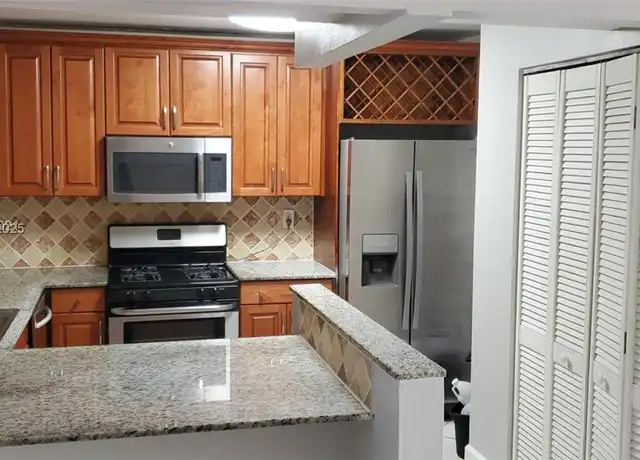 Property at 6914 SW 114th Pl Unit D57, Miami, FL, 33173, 3 beds, 2.5 baths, [object Object]
