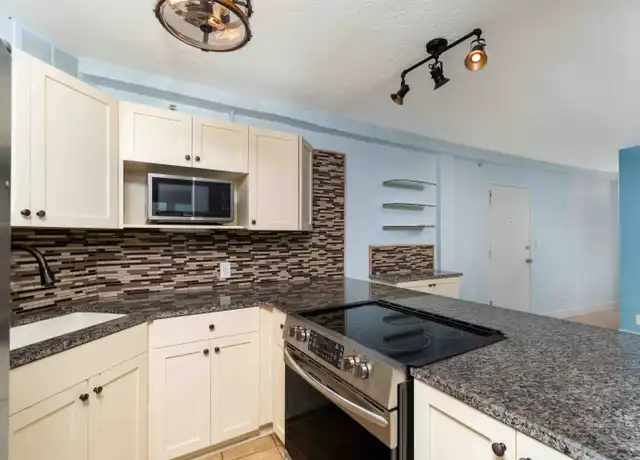 Property at 3315 58th Ave S #520, Saint Petersburg, FL, 33712, 2 beds, 1 bath, [object Object]