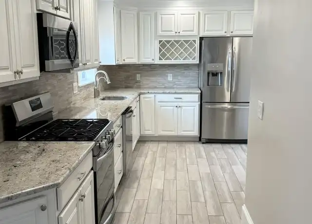 Property at 2 Jackson St Unit 2, Saugus, MA, 01906, 3 beds, 1 bath, [object Object]
