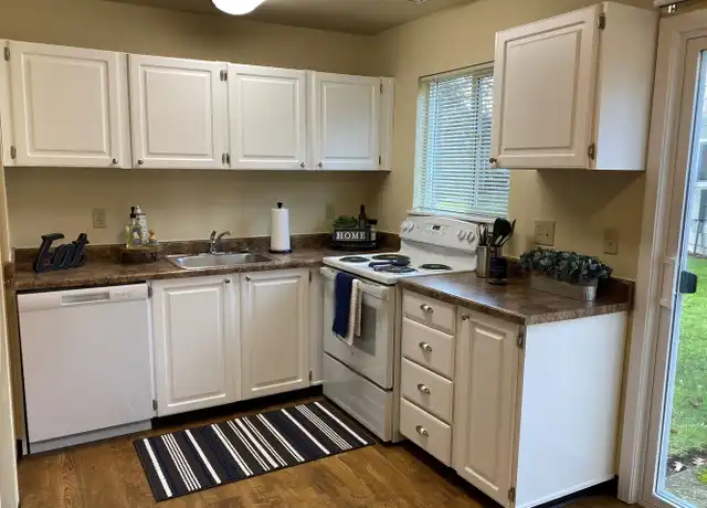 Property at 8860 SE Flavel St Unit 8, Portland, OR, 97266, 2 beds, 1 bath, [object Object]