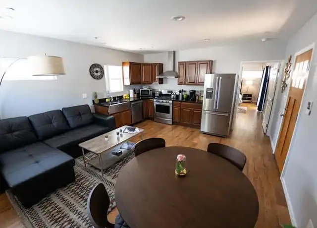 Property at 10809 Hartsook St Unit B, North Hollywood, CA, 91601, 1 bed, 1 bath, [object Object]