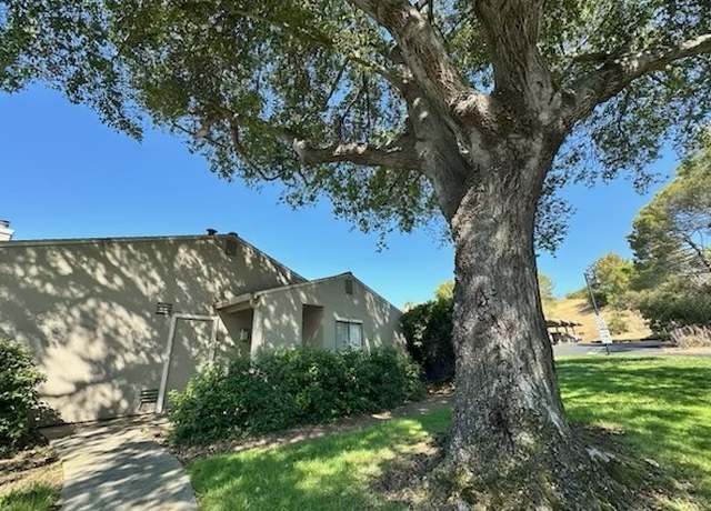Photo of 310 Village Cir, Novato, CA 94947