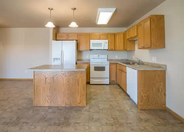 Property at Lindenwood Apartments - 3805 2nd St NE, Minot, ND, 58703, 2 beds, 1 bath, [object Object]
