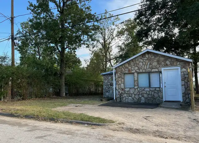 Property at 8826 Crestview Dr Unit A, Houston, TX, 77078, 3 beds, 2 baths, [object Object]