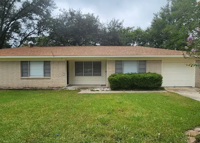 Property at 210 Mize St, Huntsville, TX, 77320, 4 beds, 2 baths, [object Object]