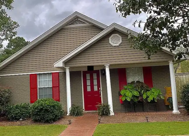 Property at 614 Huntington Pl, Oxford, MS, 38655, 3 beds, 2 baths, [object Object]