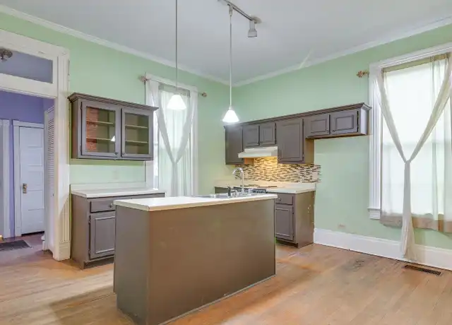 Property at 2111 Jefferson Ave, Memphis, TN, 38104, 3 beds, 1 bath, [object Object]