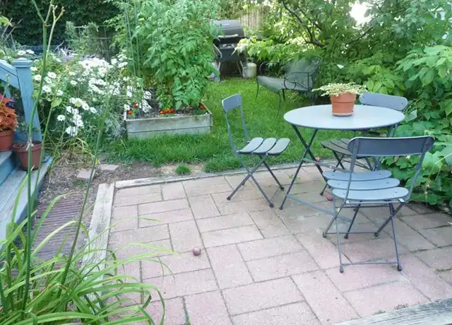 Property at 40 Hanson St, Somerville, MA, 02143, 2 beds, 1 bath, [object Object]