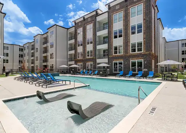 Property at Dakota at Shepherd - 4840 N Shepherd Dr, Houston, TX, 77018, 0 beds, 1 bath, [object Object]