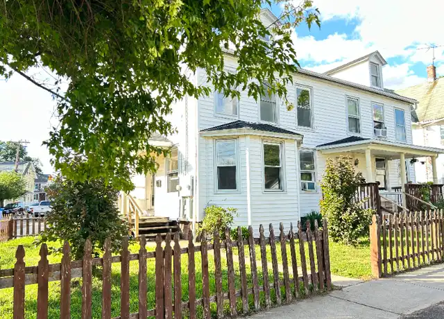 Property at 38 Warwick St Unit 38, Middletown, CT, 06457, 4 beds, 2 baths, [object Object]